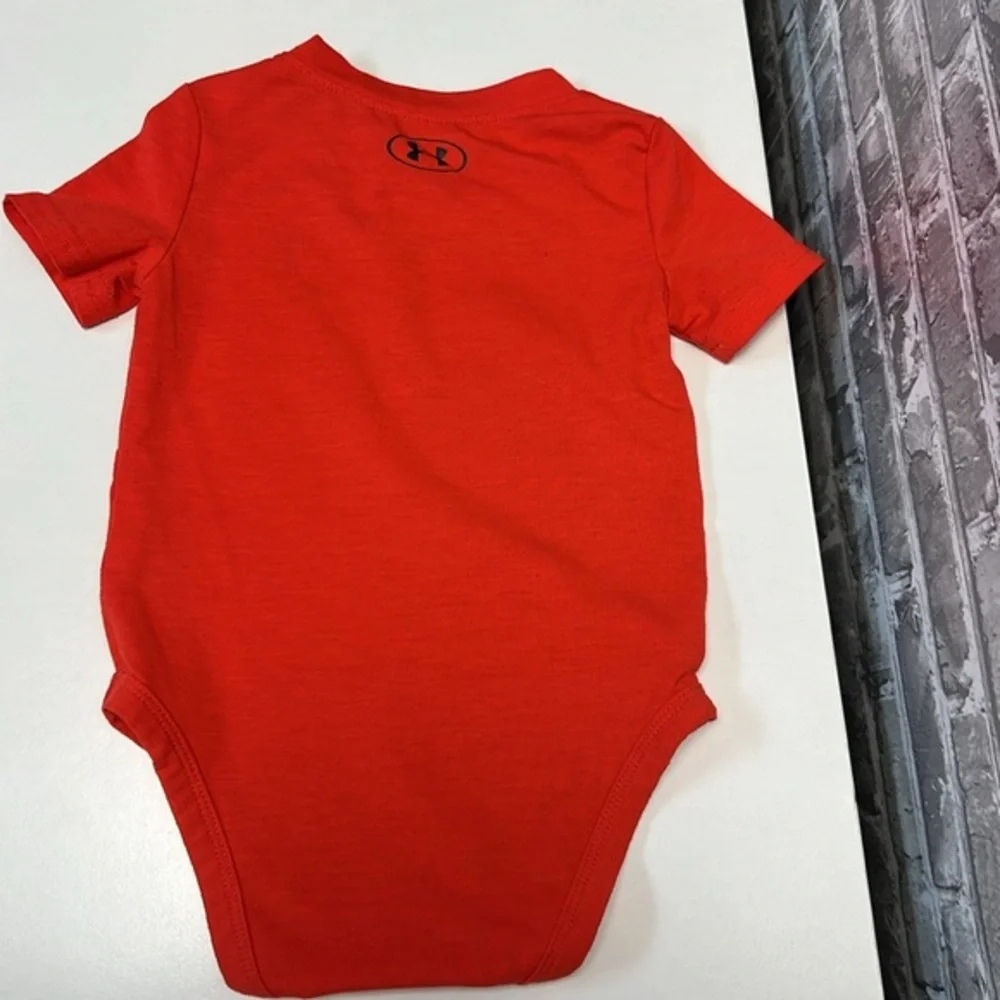 Under Armour‎ onesie